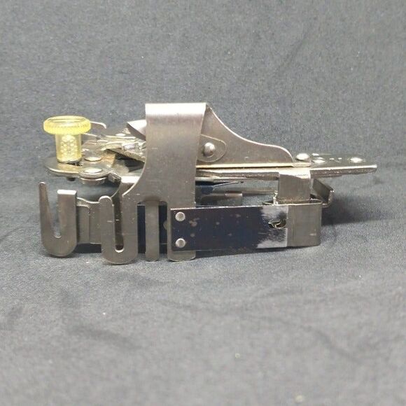 Greist Ruffler Presser Foot Sewing Machine Attachment Pat.2593519-Adjustable-Vtg - Picture 5 of 8